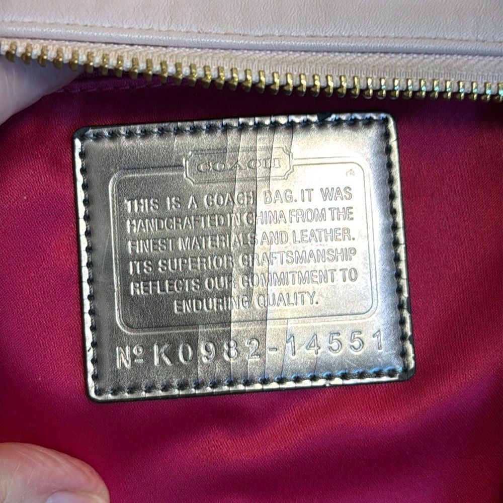 COACH Y2K VALENTINE’S DAY TOTE 14551 LEATHER, HEARTS, PINK SHIMMER 💞 VGUC - Picture 3 of 17